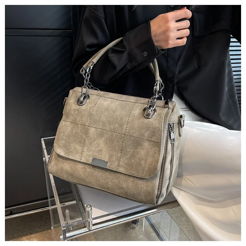 

Luxury Fashionable Trendy Messenger Bag With Minimalist Design Solid Color For Women High-End Leather Large Capacity Tote