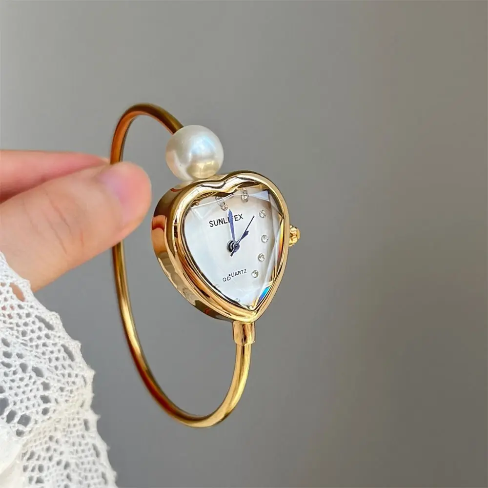 

Gold Color Heart Shaped Watch Open Design Water Resistance Heart Wristwatch Vintage Scratch-resistant Quartz Watch