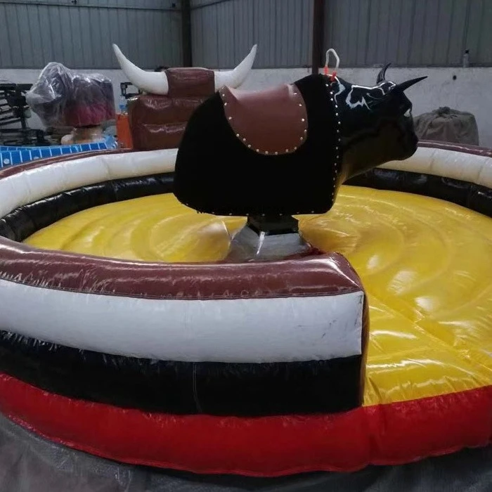 Spain's most popular mechanical rodeo game, horse riding machine, mechanical bull riding is very popular