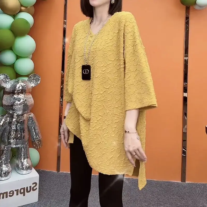 

Lazy and Loose Temperament Green Bubble Letter Mid-length T-shirt for Women Spring Summer V-neck Slim and Versatile Top Trendy