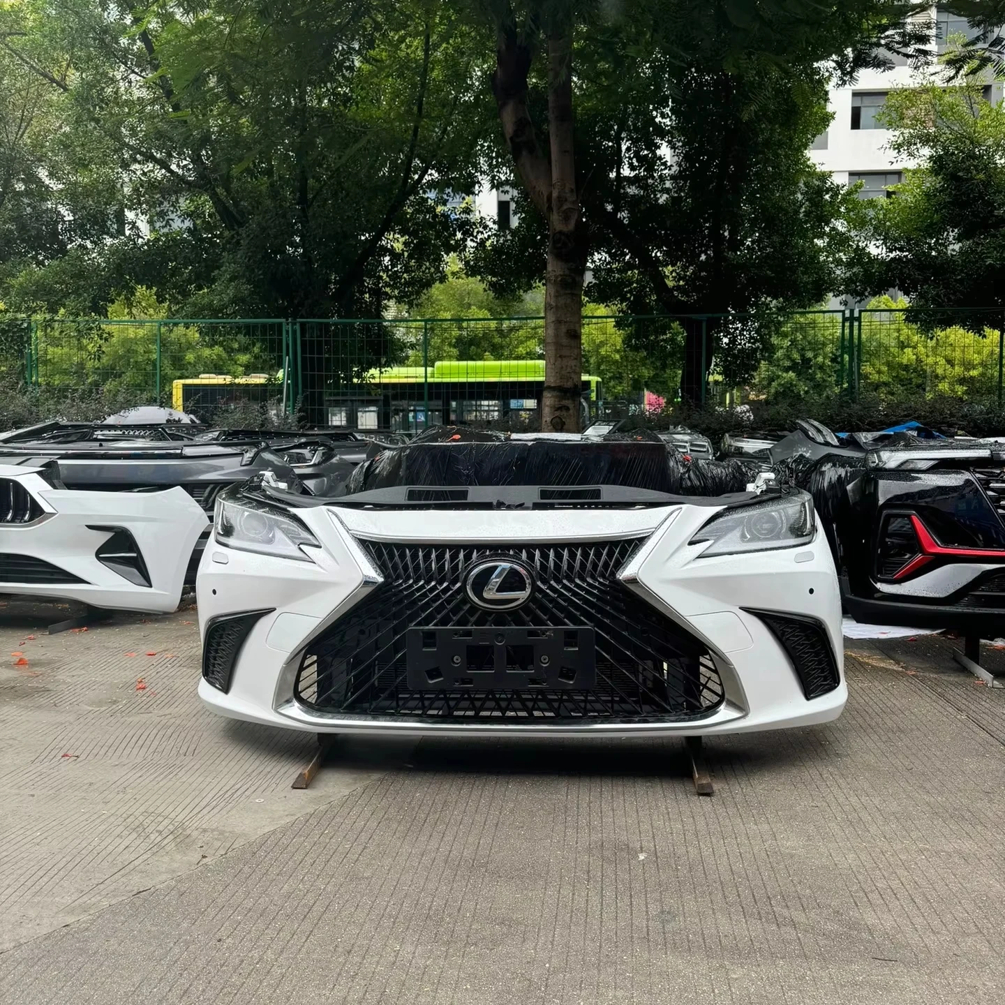 

For Suitable For Lexus Cars 2018-2024 Lexus ES Front Bumper Grille Headlight Water Tank Hood Wing, Front Mouth Front Nose