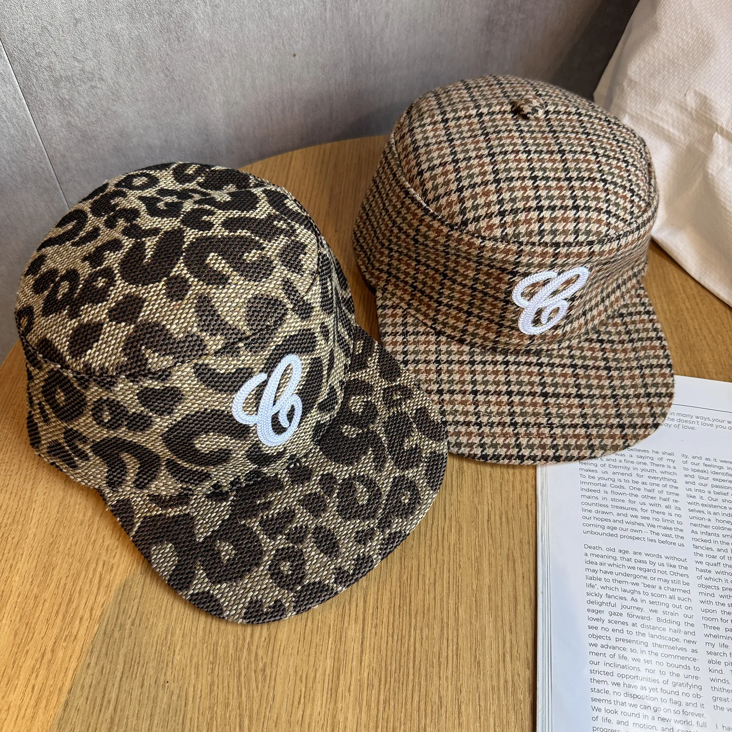 Vintage Flat Top Flat Brim Baseball Cap Plaid Letter Embroidery Leopard Print Unisex Streetwear Casual Peaked Hat