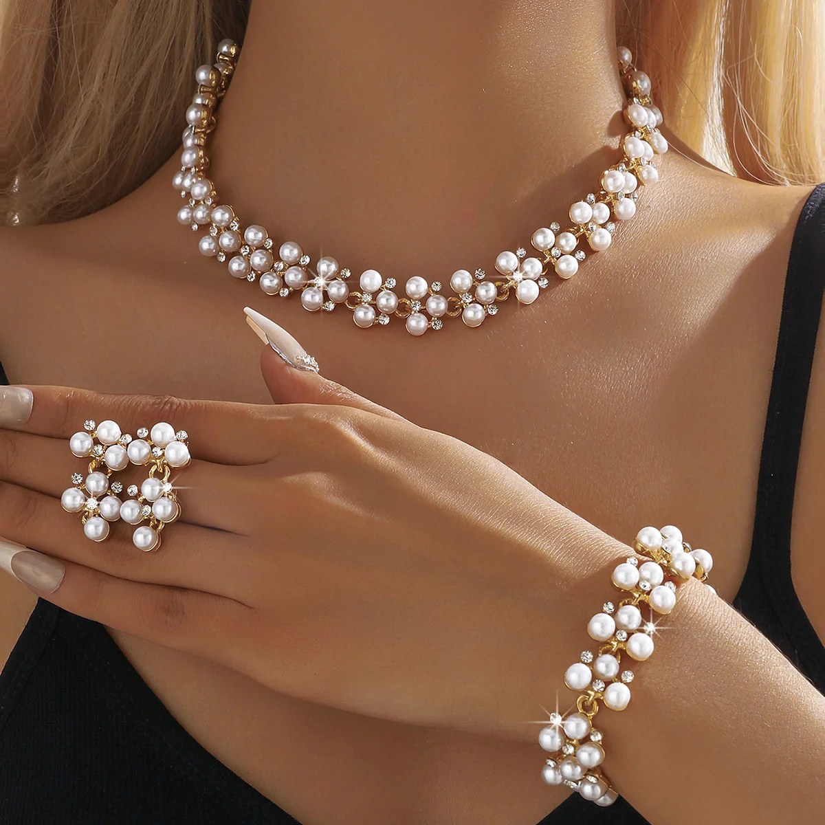 

3 pcs Geometric Set of Diamond-Paved Pearl Women's French-style Bracelet, Necklace and Earrings - Small-scale Vintage Style