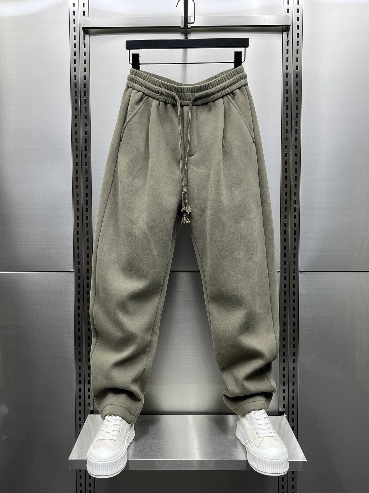 

Зимние модные мягкие удобные спортивные брюки 2024 года: свободные, утепленные, прямые, повседневные, с эластичным поясом, длинные штаны