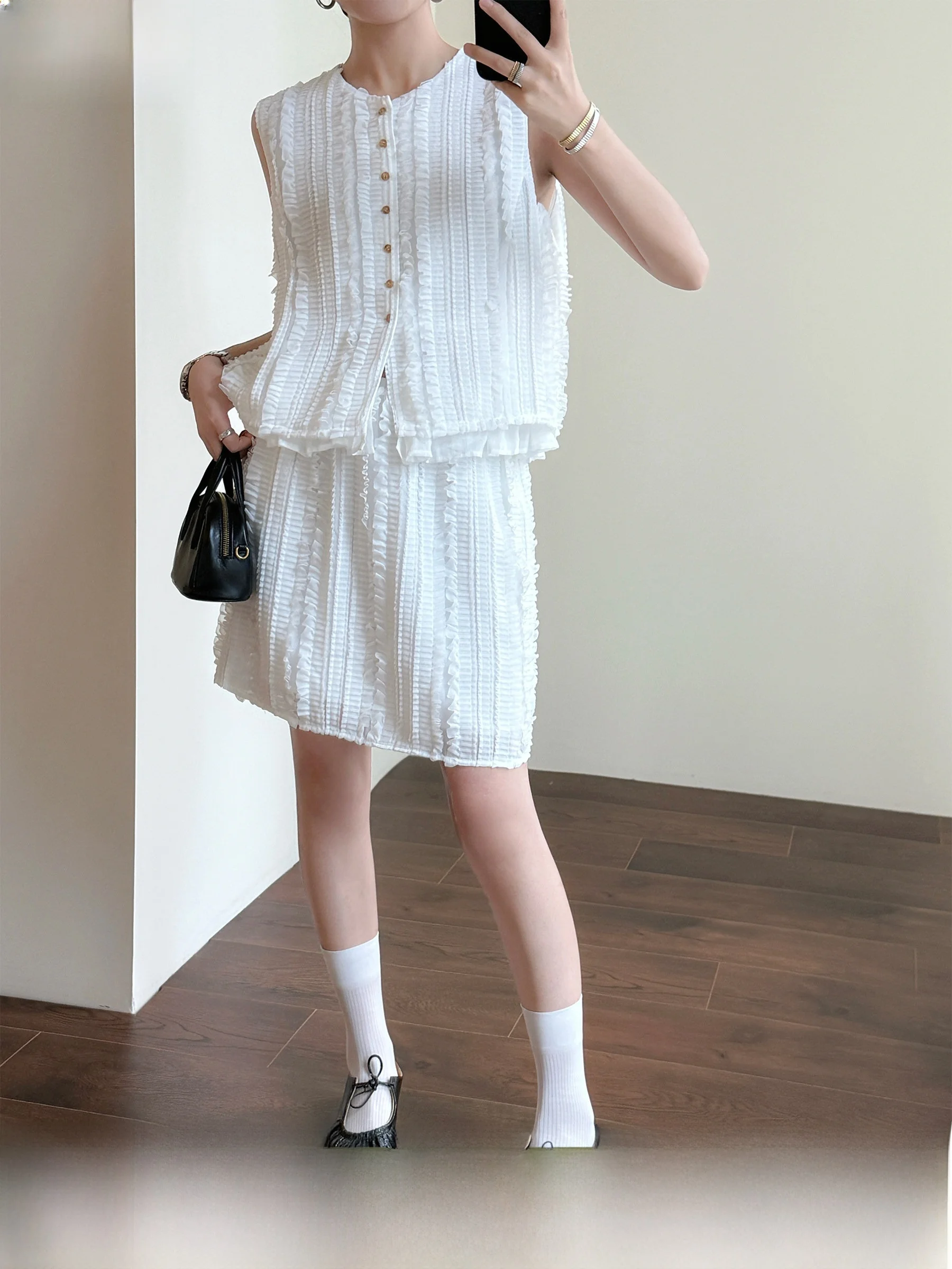 

Tasyavan Sweet Style Pleated Wooden Transparent Feel Multi-Buckled Vest Skirt Set Women's Fashion Summer Outfits