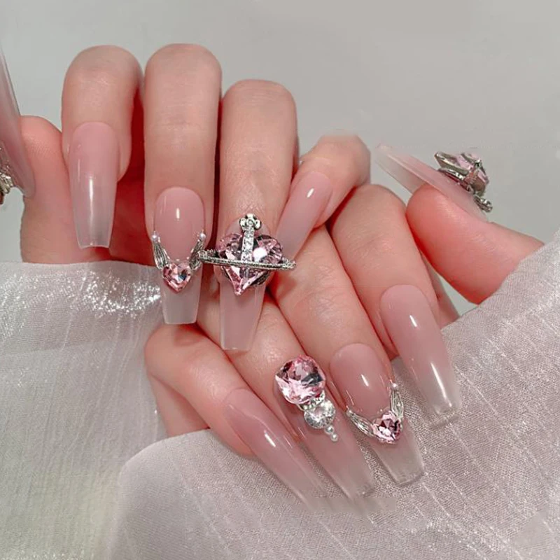 5 pièces 3D Super étincelle coeur tordu diamants saturne planète alliage Nail Art strass décoration luxe manucure breloques bijoux