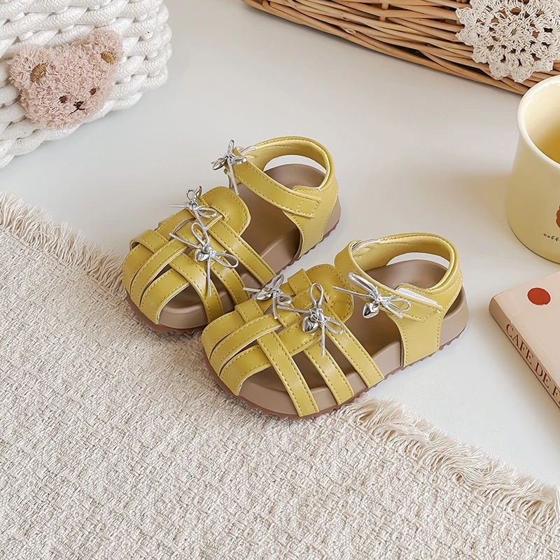 Toddler Girls Toes Capped Leather Sandals with Cute Bow 2026 New Summer Kids Beach Shoes Non-slip Simple Trendy Princess Party