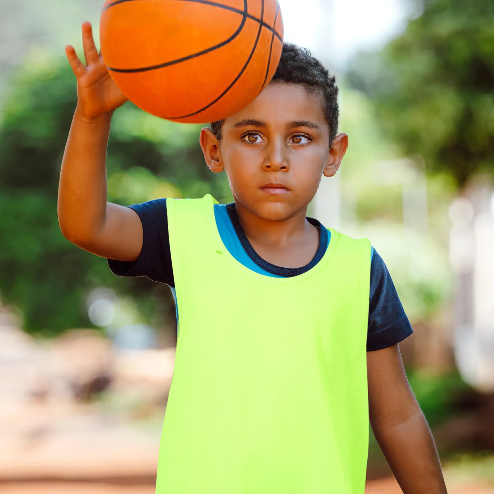 

4Pcs Kids Mesh Training Vests Lightweight Adjustable Safety Vest for Youth Team Sports Outdoor Activities Game