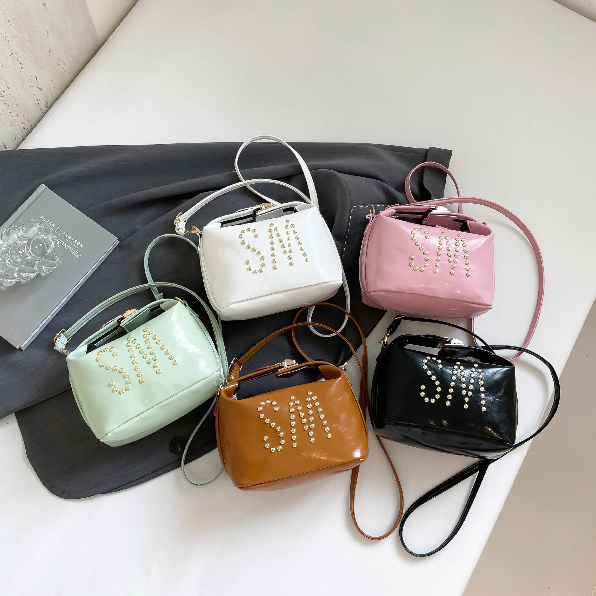 

2025 A/W Big Work Tote for Professionals, Spacious Laptop Bag Multi-functional Shoulder Crossbody, Commuter Bag for Office