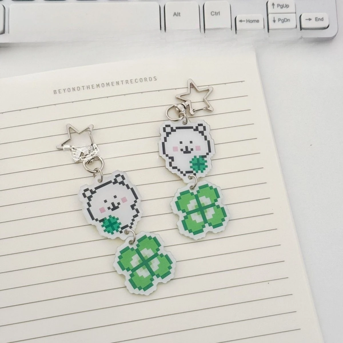 Joke Bear Pixel Style Linked Acrylic Keychain Cute Self-Mock Bear Four Leaf Clover Double Pendant Clasp Backpack Bag Charm Lucky