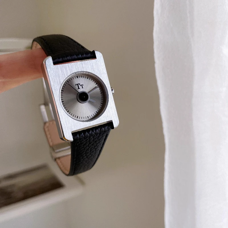 Classic trend women's watch elegant simple contrasting color 2025 waterproof quartz watch birthday gift
