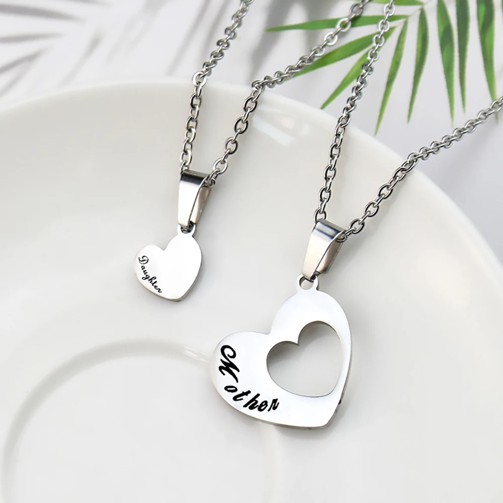 2pcs/Set Mother Daughter Heart Necklace Stainless Steel Splicing Engraved Letter Love Necklaces for Women Girls Mom Jewelry Gift