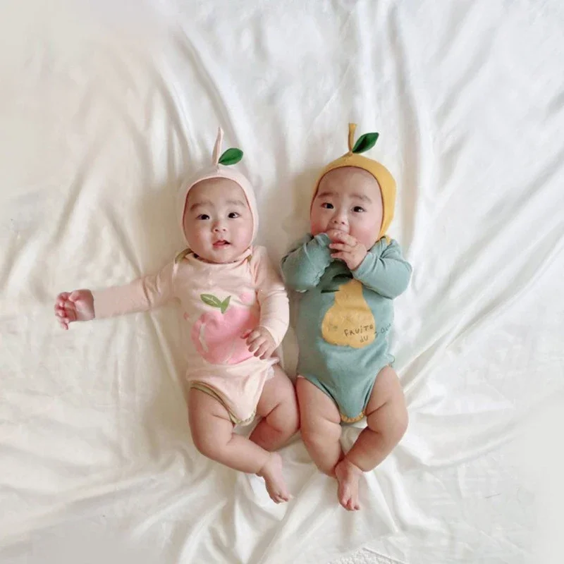 

Ins Baby Rompers Fruit Print Boys Girls Cotton Long Sleeve Romper Hat 2pcs Sets Peach Pearl Cute Jumpsuit Bodysuit