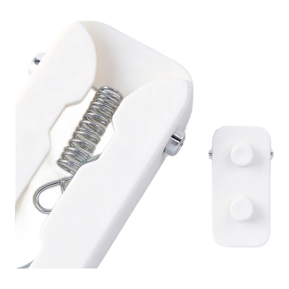 Horse Competition Jump Cup Safety Lock Adapter for Equestrian Obstacles Featuring Automatic Release for Injury Prevention