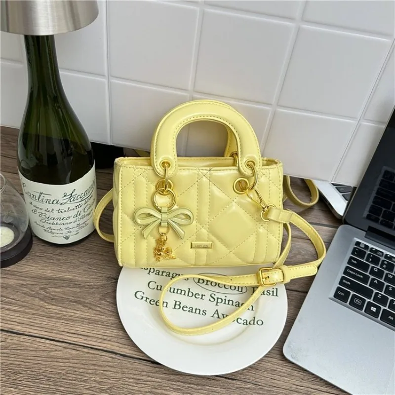 Minimalist Luxury Diaper Bag Original Textured Leather Satchel Popular Classic Handbag Unique Retro Crossbody For Shopping