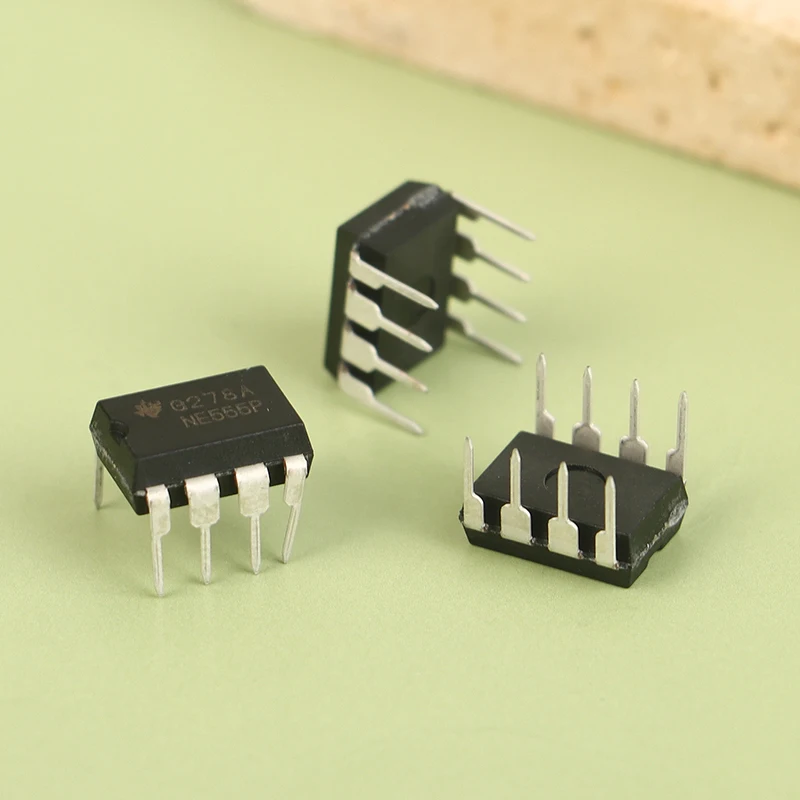 20pcs NE555 NE555P Integrated IC Direct Plug DIP-8P Base Circuit Chip Electronic Components