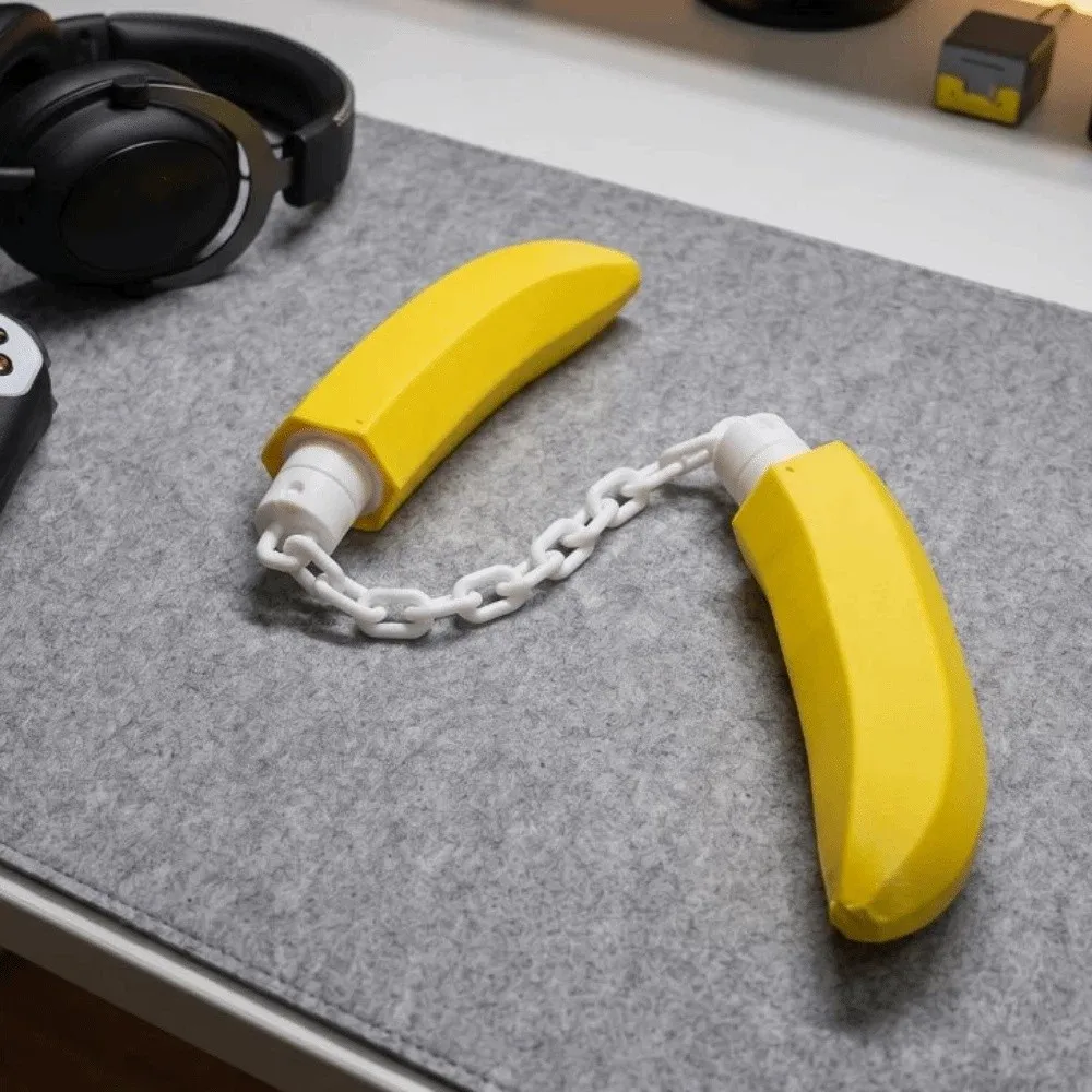 Safe Creative Banana Nunchucks Toy 3D Printed Realistic Thumb Chucks Toys PLA Lightweight Banana Folding Toy for Finger Exercise
