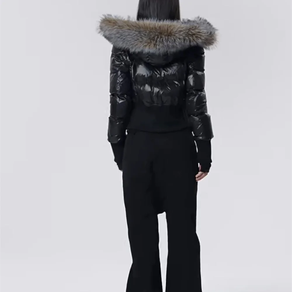 เสื้อแจ็คเก็ตขนเป็ดแบบมีฮู้ดสำหรับผู้หญิง ฤดูหนาว 2025 เคลือบ PU แต่งคอเสื้อขนสัตว์ สไตล์ y2k ใหม่ คุณภาพสูง พร้อมเสื้อกั๊กถอดได้