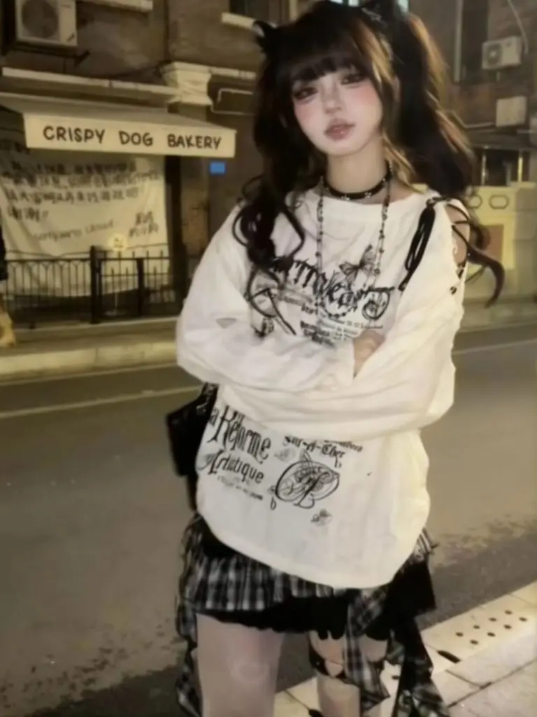 Alternative Y2K Graphic Print Off Shoulder T Shirt Women Long Sleeve Ripped Hole Oversized Tees Top Vintage Basic Loose Casual