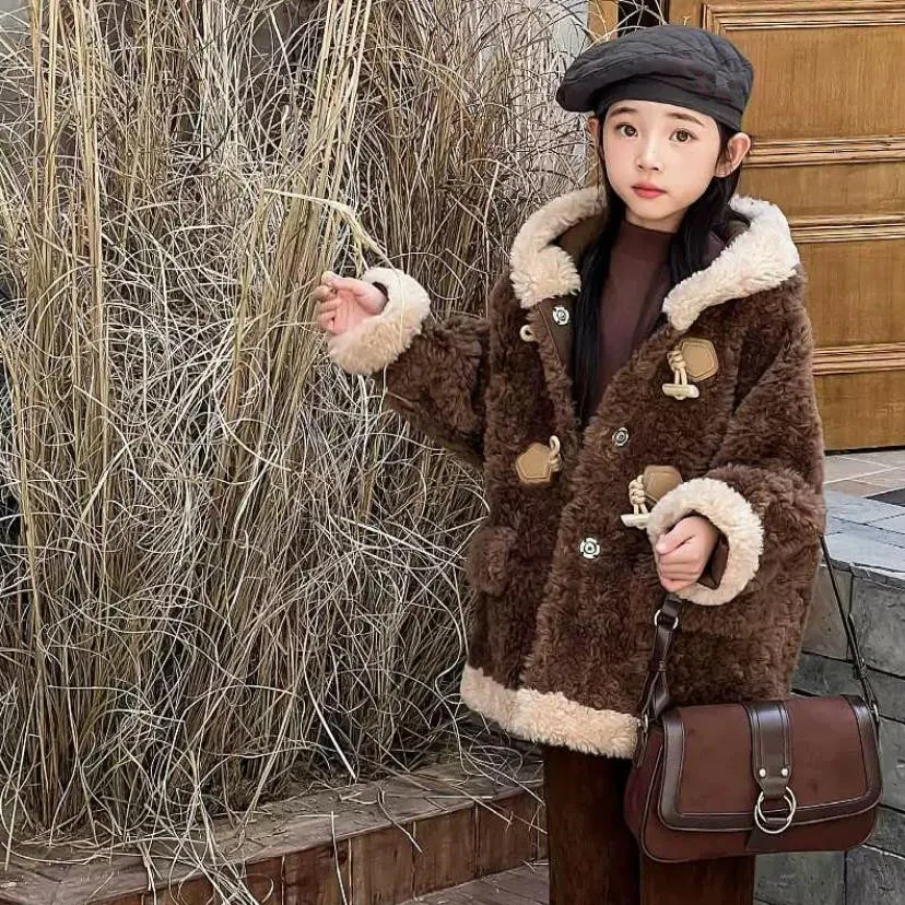 2024 Winter New 100% Wool Sheep Shearing Fur Coat For Girls Horn Button Lamb Wool Fur Integrated Jacket A4246