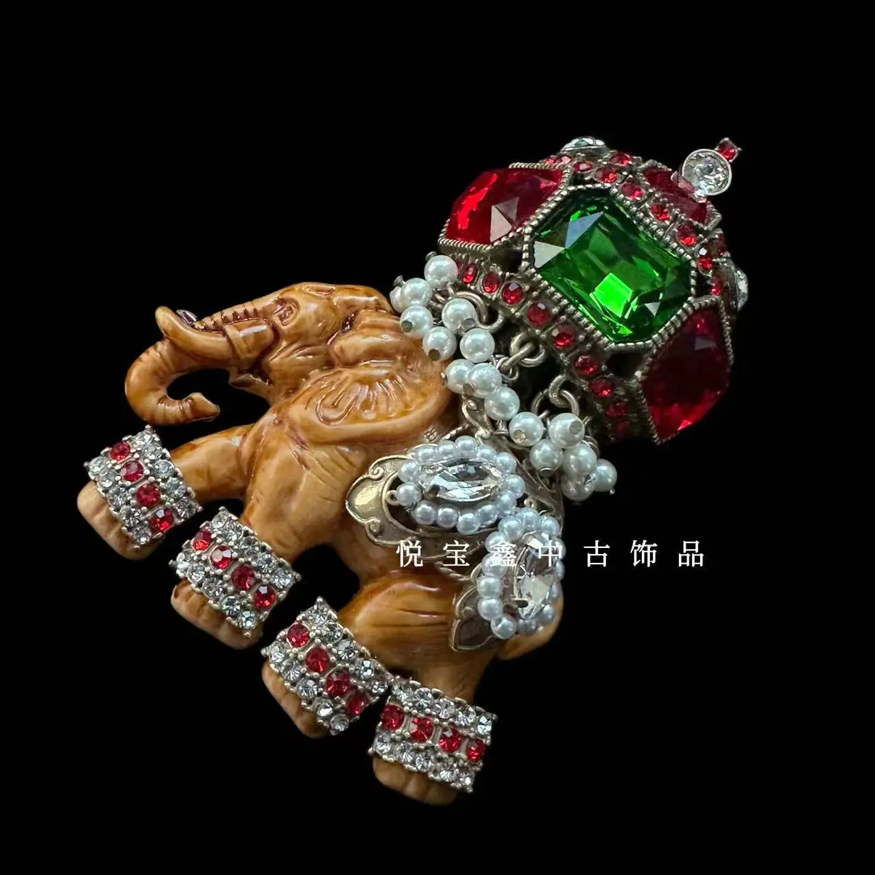 2026 Retro Elephant Brooch Female Personality Temperament Crown Corsage Light Luxury High-end Design High-end Pin Accessories