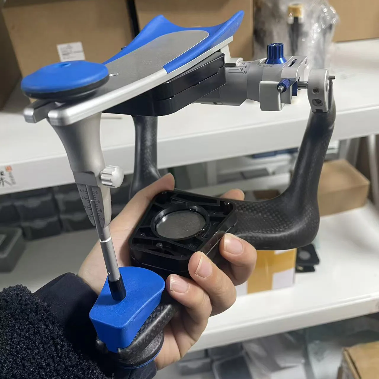 

Артикулятор Artex Type CR черно-синий, полностью регулируемый, из углеродного волокна, для зуботехнических лабораторий, анатомический инструмент