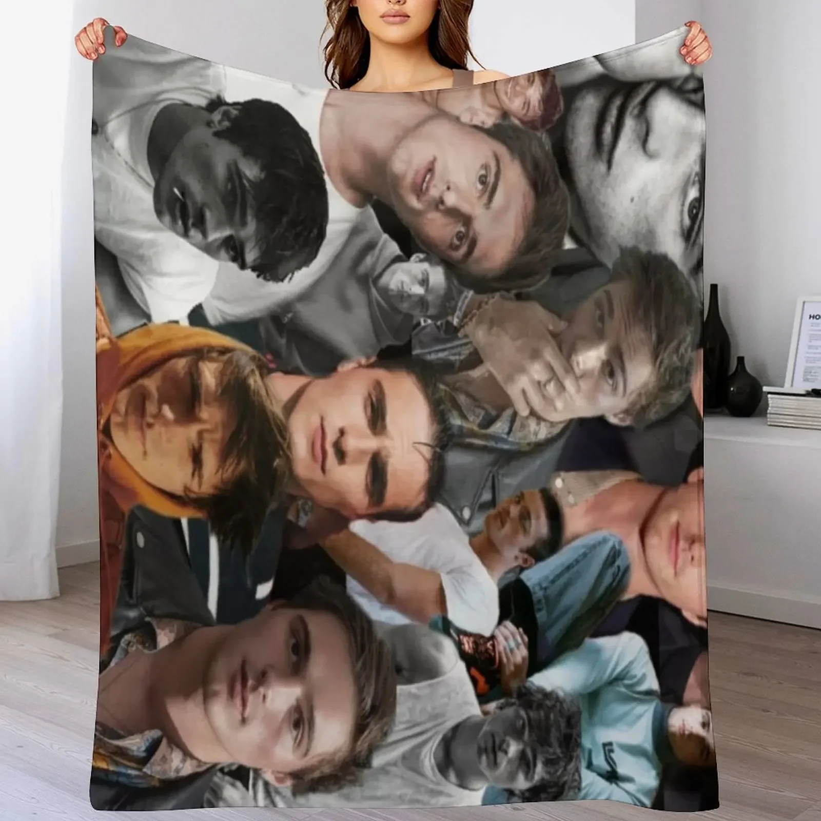 

Jacob Elordi Editing Throw Blanket Cute Plaid on the sofa Bed linens Sofa Throw Blankets