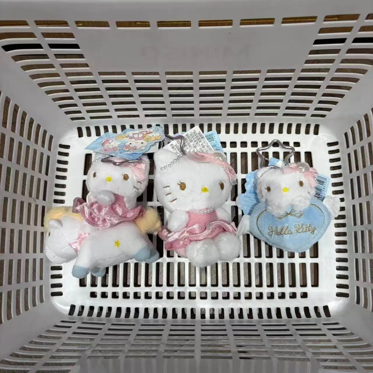 

Sanrio Hello Kitty Pegasus Series Keychain, Cute Wings Design Bag Charm, Kawaii Crystal Pendant Gift for Her, Collection