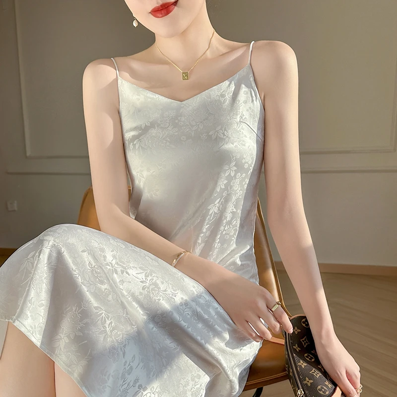 Nuevo 2025, falda con tirantes bordada de satén Sexy francesa, falda larga ajustada con clase de verano para mujer, vestido de seda y satén con hombros descubiertos y cuello en V