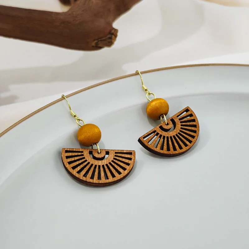 New Chinese Style Retro Hollowed Out Coffee Colored Fan Earrings with A Niche Design Feel, Wooden Ethnic Style Earrings