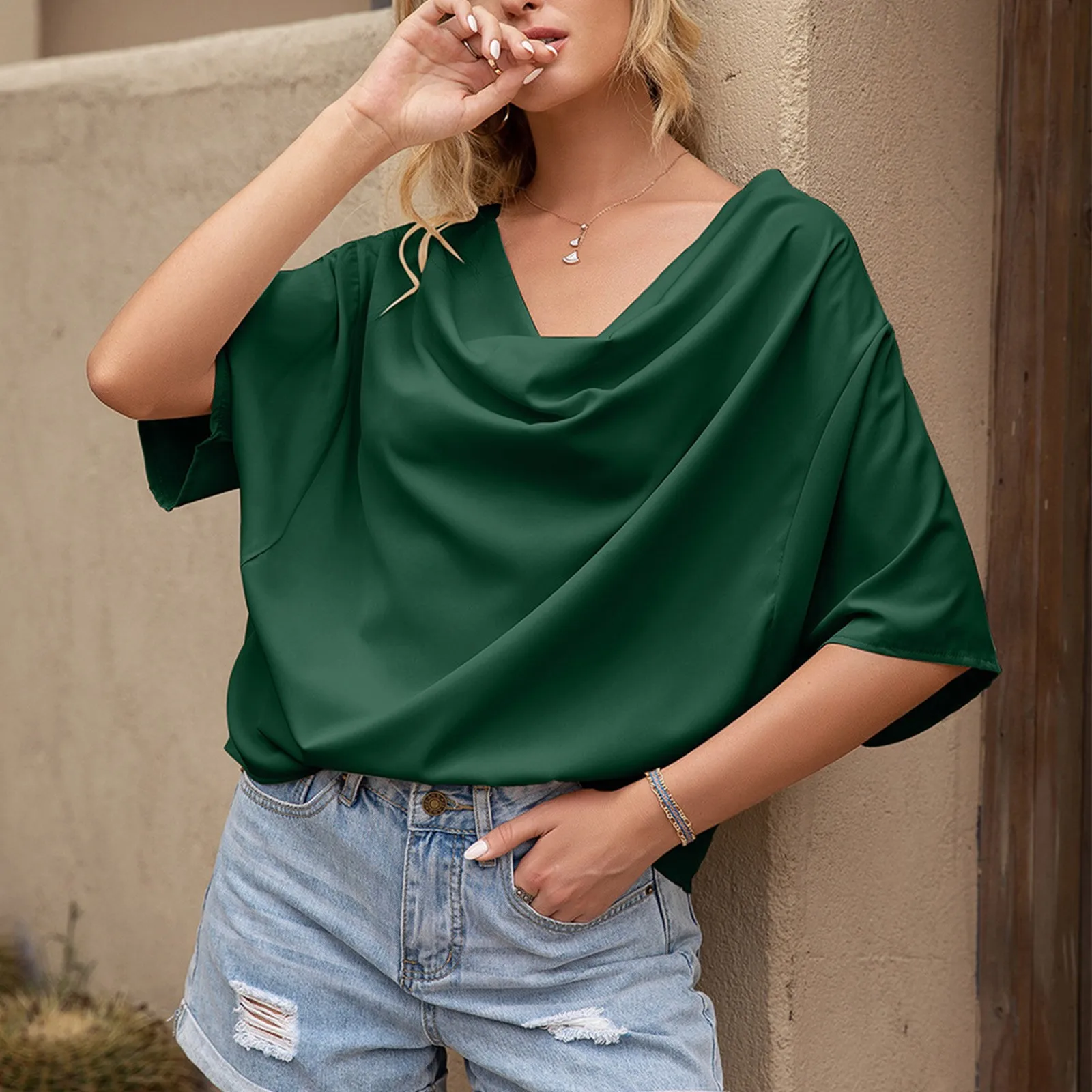 ملابس علوية فضفاضة مثيرة برقبة مثلثة للسيدات ، أحادية اللون بسيطة ، أكمام قصيرة ، أزياء غير رسمية ، تصميم شخصي ، اتجاه جديد