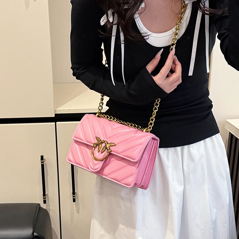 كروس عصرية للنساء بنمط أنيق وحزام متين وقابل للتعديل وجيوب متعددة مثالية للاستخدام اليومي والسفر