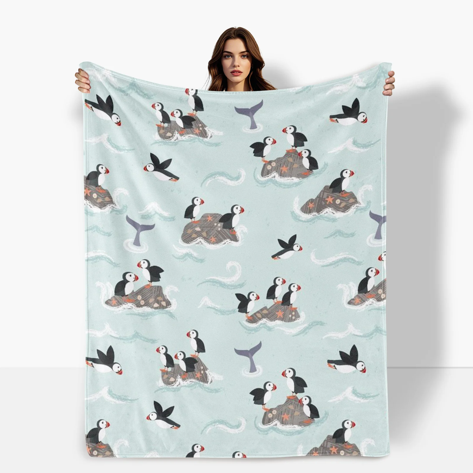 Splendida coperta con stampa animalier con modelli di pesci e oceanici di uccelli colline per un pezzo di accento per decorazioni per la casa ispirato a séene e nella natura