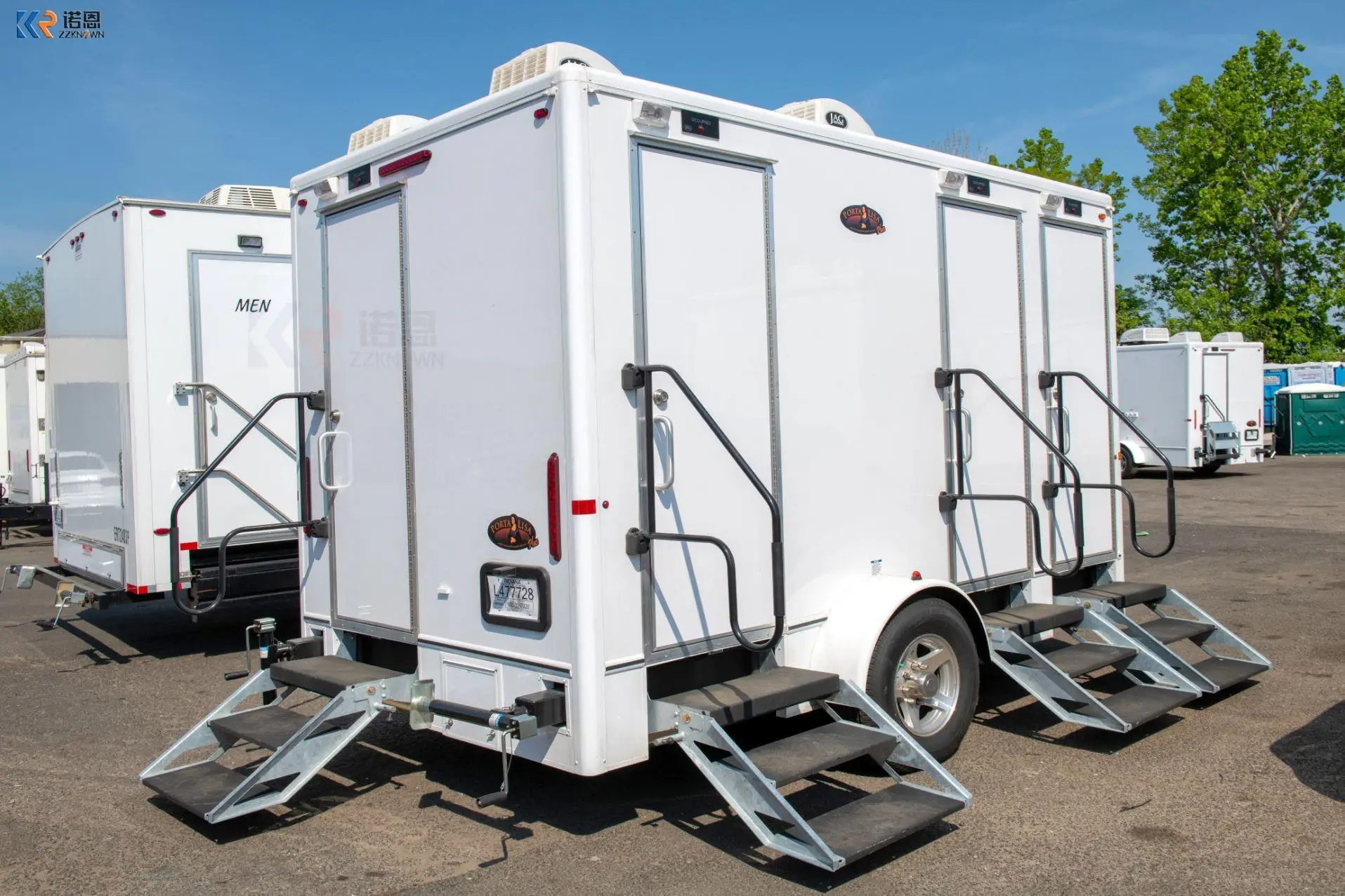 

Toilet In Container Trailer Prefab Mobile Bathroom Toilet Trailer 2/3/4/6/8 Rooms Can Be Customized