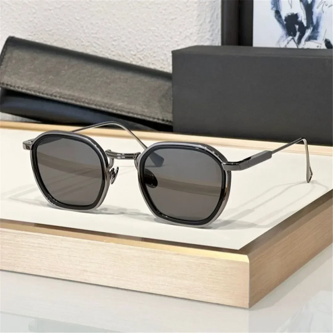 Fashion Sunglasses For Women and Men LEO Anti-Ultraviolet Retro Plate Full Frame Special design Glasses Random Box