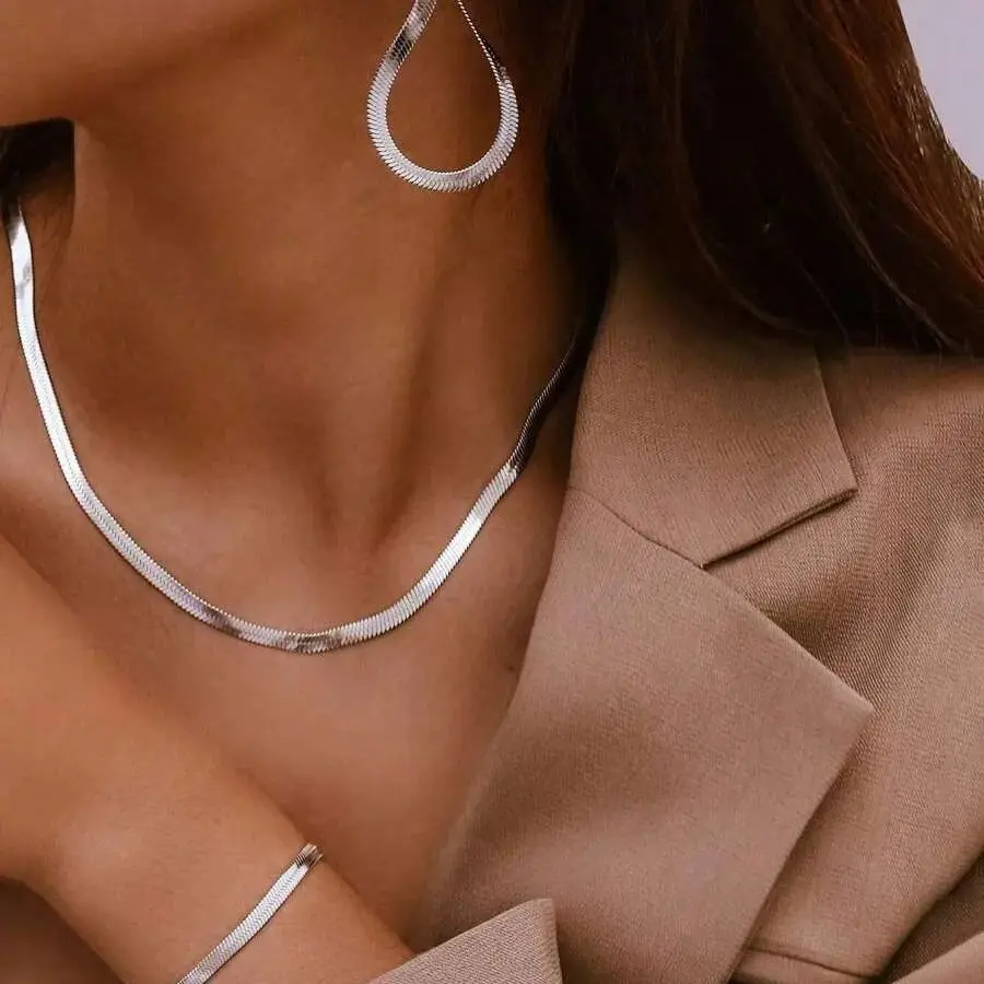 

Stylish Hip Hop Snake Bone Chain Necklace Bracelet Earrings Set Minimalist and Versatile Jewelry Collection.Kpop style jewelry