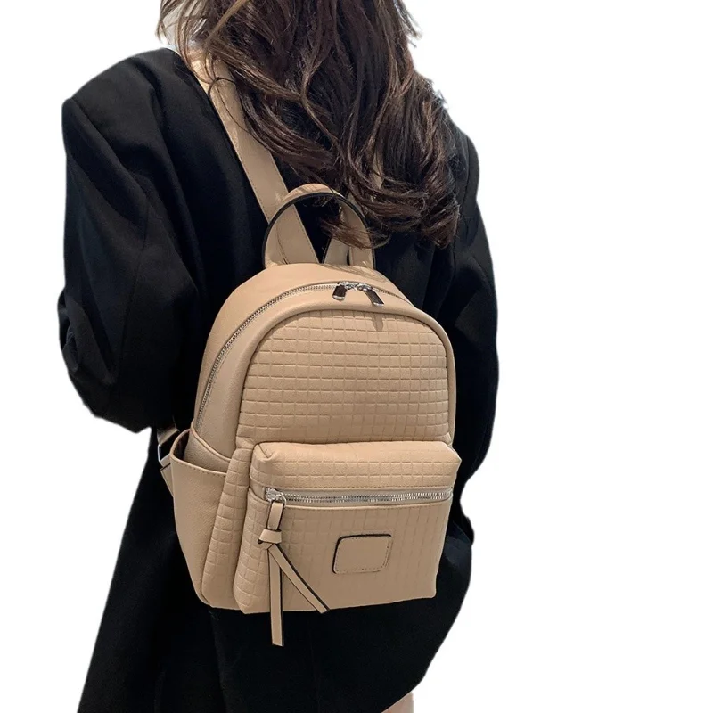 단색 캐주얼 신상 패션 심플하고 신선한 트렌디한 가벼운 대용량 백팩