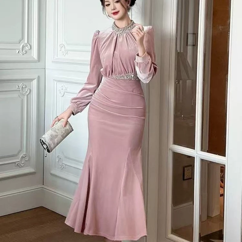 2025 Lente Herfst Vrouwen Stand Kraag Parels Kralen Hoge Taille Fluwelen Trompet Jurk, Vrouw Kleding Slanke Velours Zeemeermin Jurken