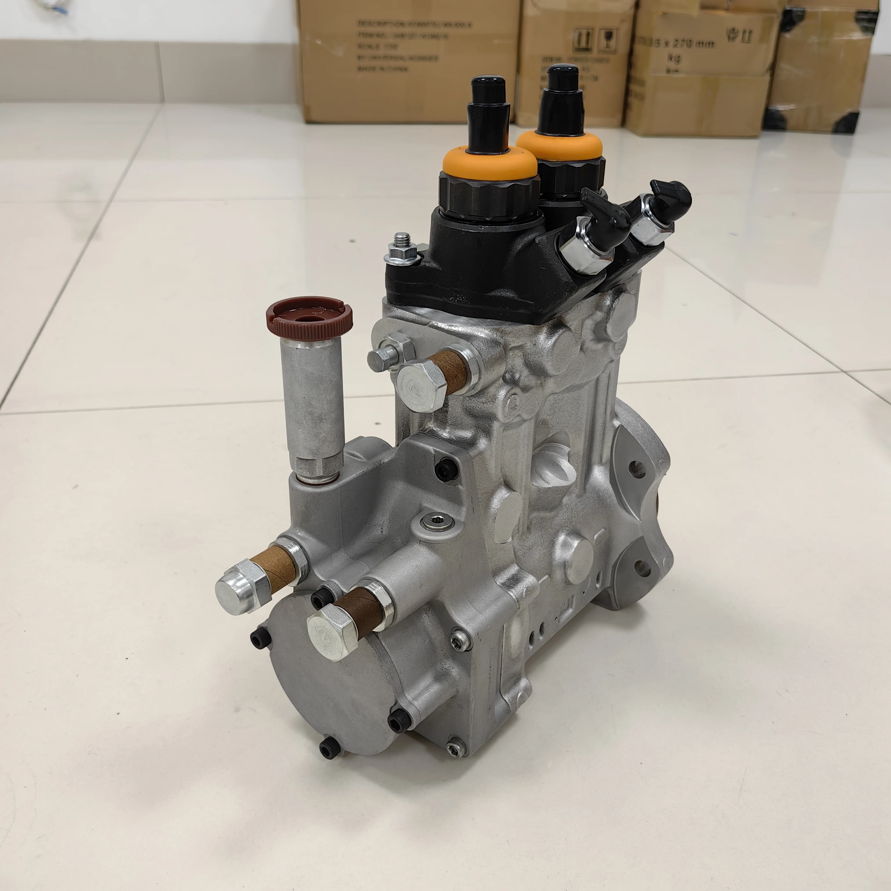 

Construction Machinery Excavator Loader Bulldozer Truck Parts 6D125 6D140 6D170 12V140 Engine Parts Fuel Injectors Fuel Pump