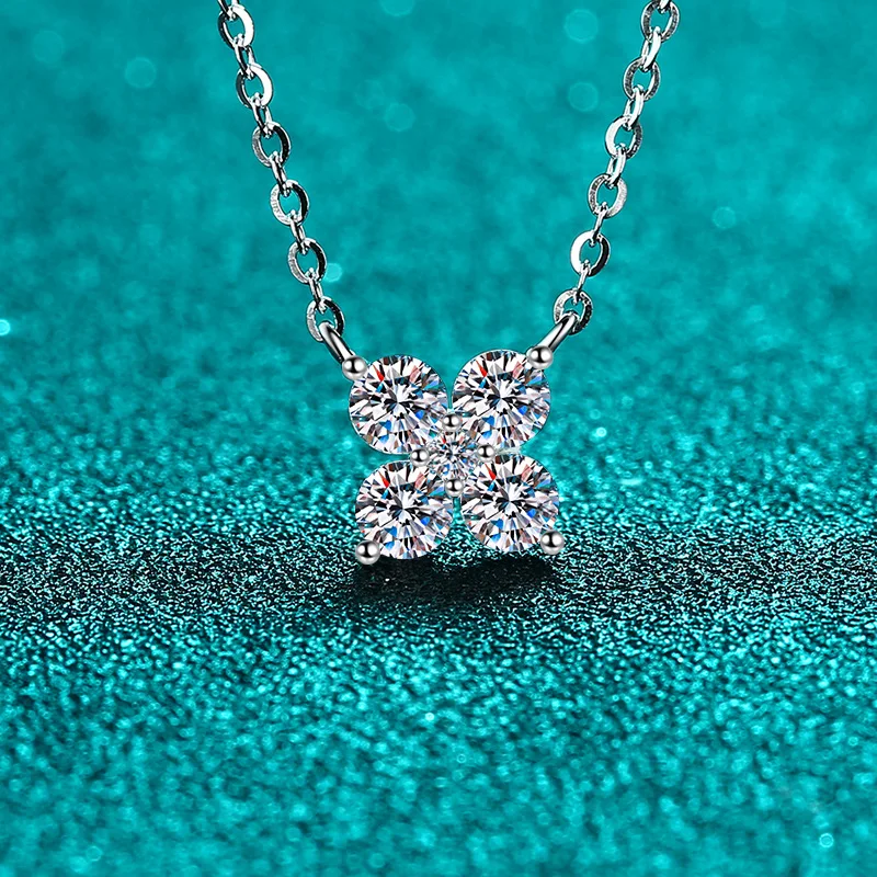 Platinum PT950 moissanite necklace female petal pendant simple high-level sense of daily versatile holiday gift