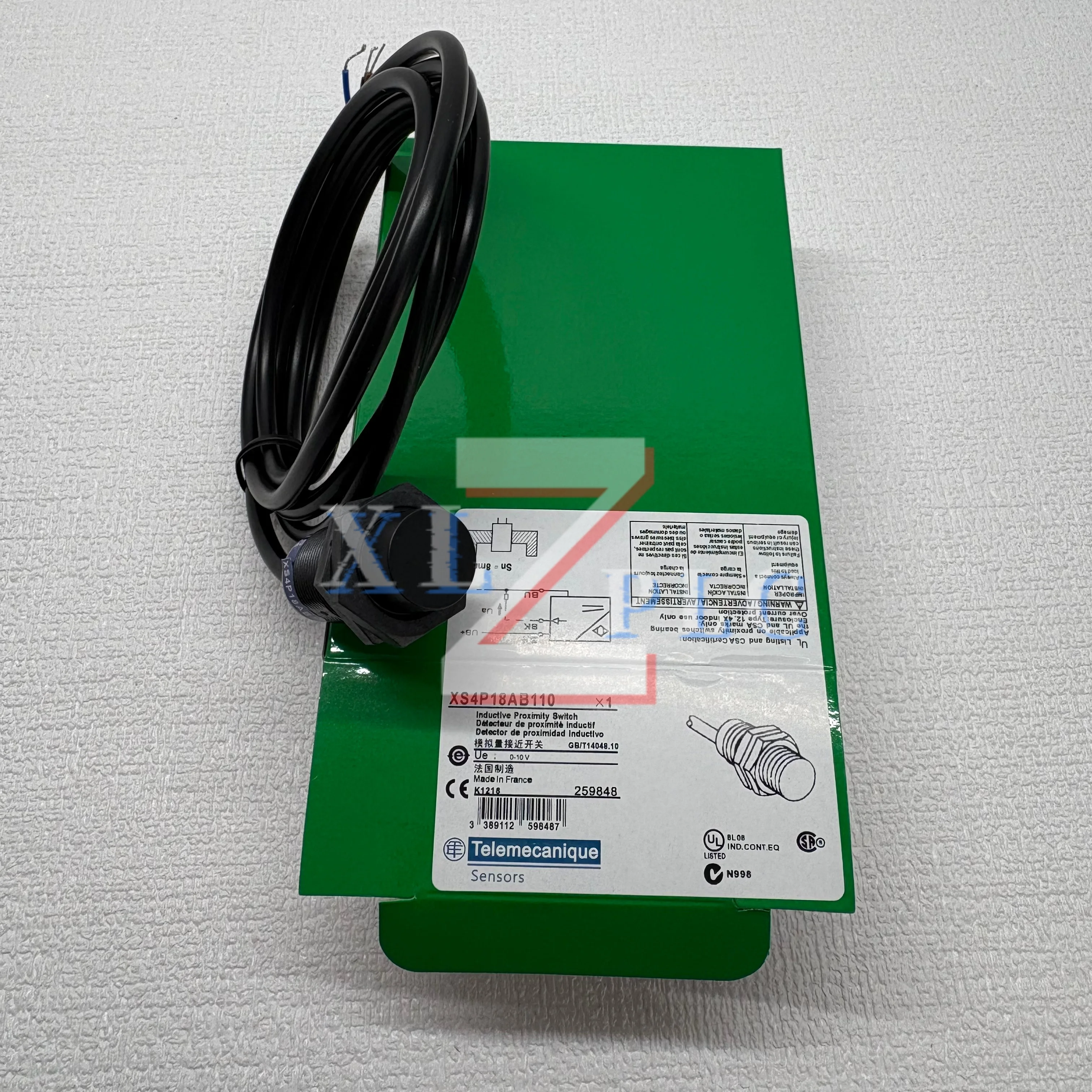 

New original Proximity switch XS4P18AB110