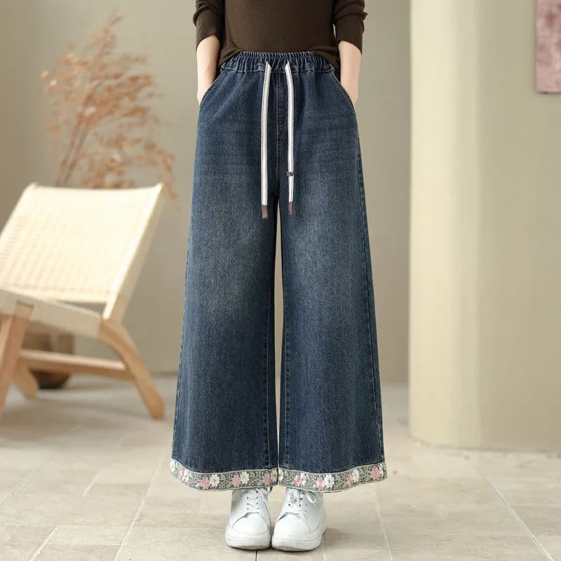 

Японские винтажные джинсовые широкие брюки Mori Girl с цветочной вышивкой и широкими штанинами, женские осенние повседневные джинсы с эластичной резинкой на талии, прямые брюки