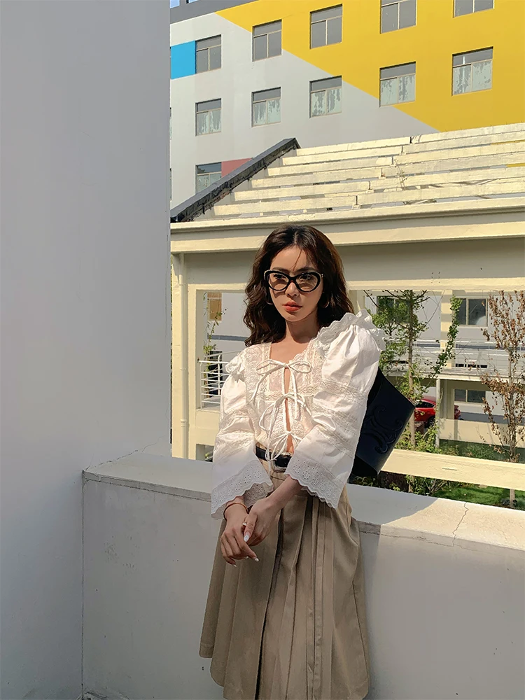 

Женская повседневная хлопковая блузка SMOL Visual с V-образным вырезом, длинным рукавом, свободного кроя, однотонная, с узором в виде узлов и кружевной отделкой