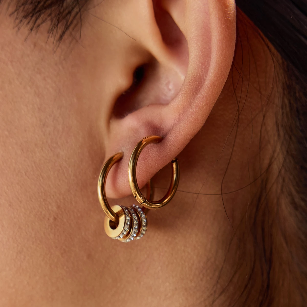 

AIKOER Minimalist Small Circle Earrings Zircon Earrings 18K Gold Color Plated Stainless Steel Circle Earrings Women's Jewelry Gi