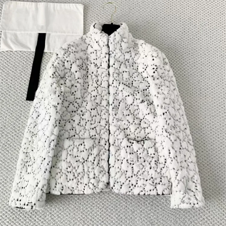 Customization European women's winter 2026 new styles  Long-sleeved zipper Fuzzy coat