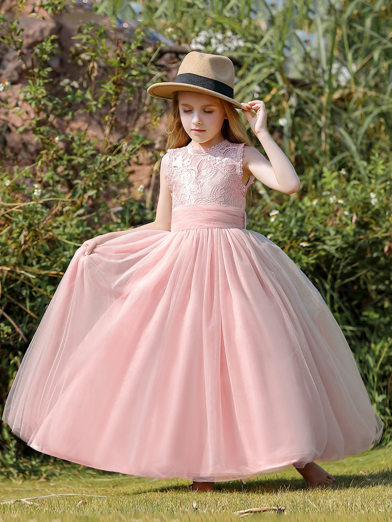 

Party Sleeveless Ball Dress Wholesale Embroidered Wedding Birthday Girl Luxury Princess Bareback Flower Girl Dress