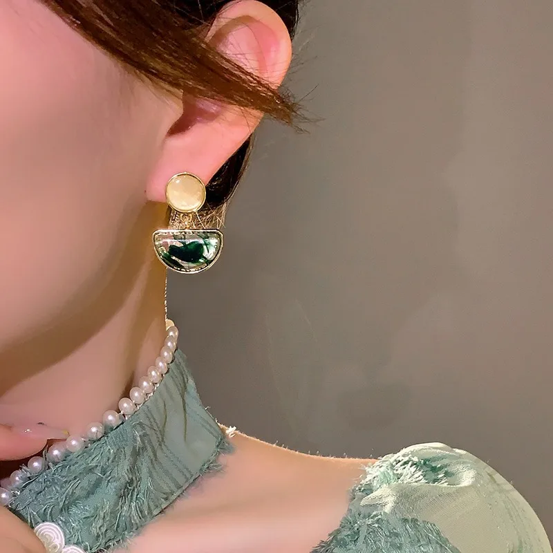 Trend Retro Irregular Ink Painting Mosquito Incense Plate Ear Clip Female Earless Hole Inlaid Cat Eye Stone Earrings Gift W