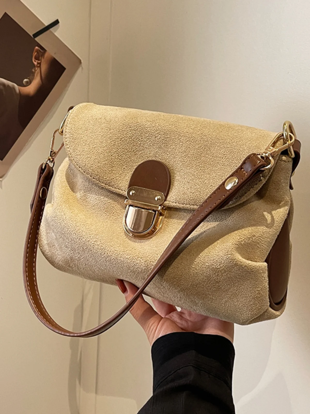 2023 Winter Women\'s Shoulder Crossbody Bags High Quality Faux Suede Patchwork Flap Handlebags Lady Textured Hasp Underarm Pack