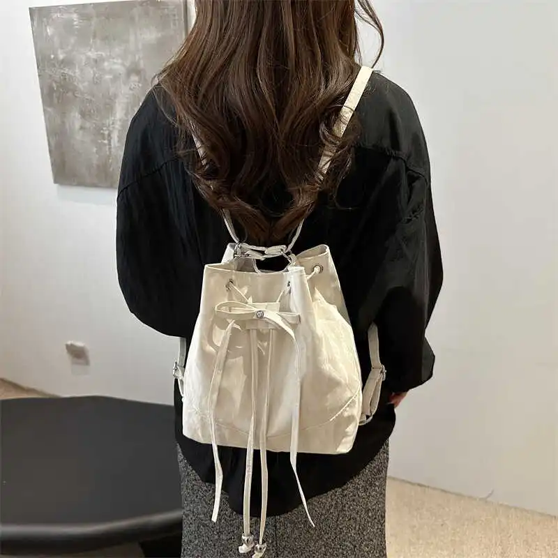 Trendy Women's Bucket Bag Crossbody Bag Drawstring Design Sensation Small High-End Feeling 2024 New Style Commuter Style