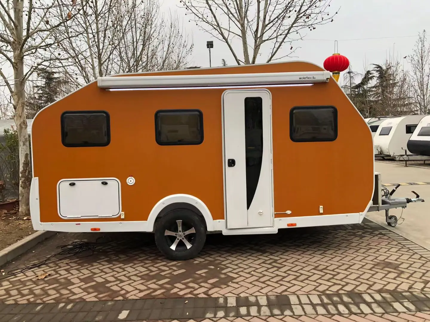 Modern Trendy Custom Color Interior Compact Camper Trailer Caravan Outdoor Camping Travel Trailers Bathroom Dual Axles Thetford